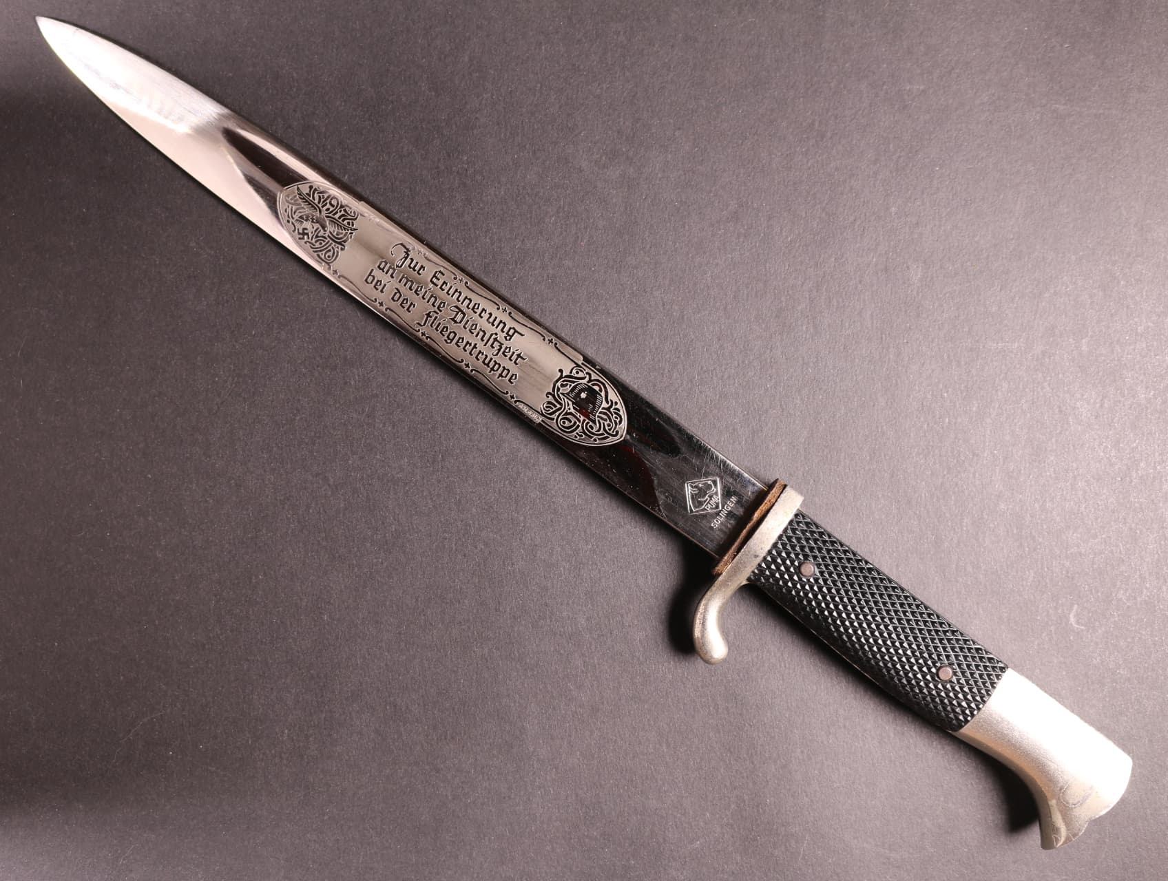 Vycházkový bodák KS 1898, se zdobenou čepelí, Zur Erinnerung an meine Dienstzeit bei der Fliegertruppe, výrobce PUMA SOLINGEN