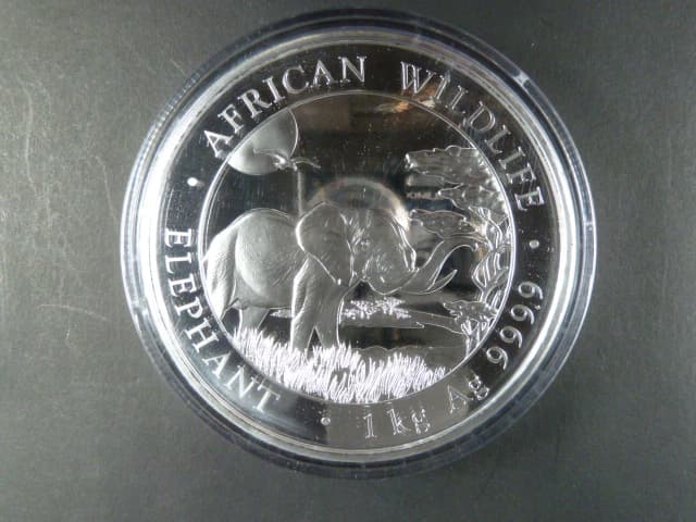2000 Shillings 2016- 1 Kg Ag - sloni, kvalita proof, Ag 999/1000, 1000g, etue